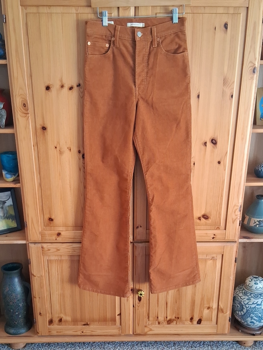 Levi's Premium Button Fly Rust Corduroy Boho Western Ribcage Flare Pants Sz 27 - Picture 10 of 10